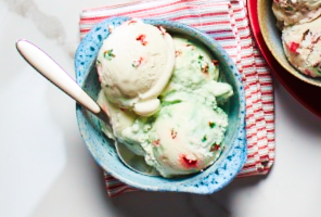 Compliments Candy Cane Ice Cream in a bowl on top of striped towel