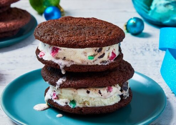 Mistletoe Wish Ice Cream Sandwiches